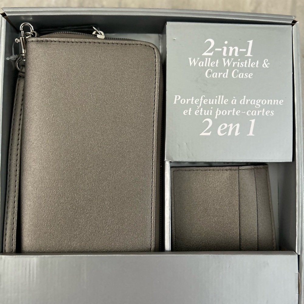 NEW Gift Set Wristlet Purse with Card Case